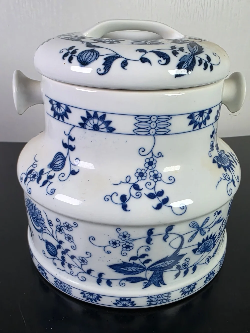 Vienna Woods Biscuit Jar